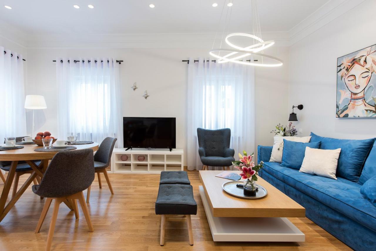 Apartment Arieni Sea View House *