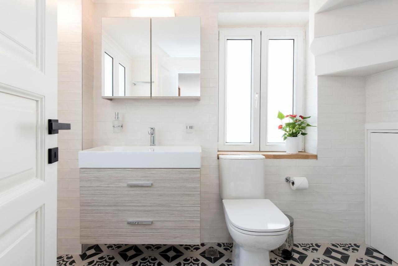 Apartment Arieni Sea View House